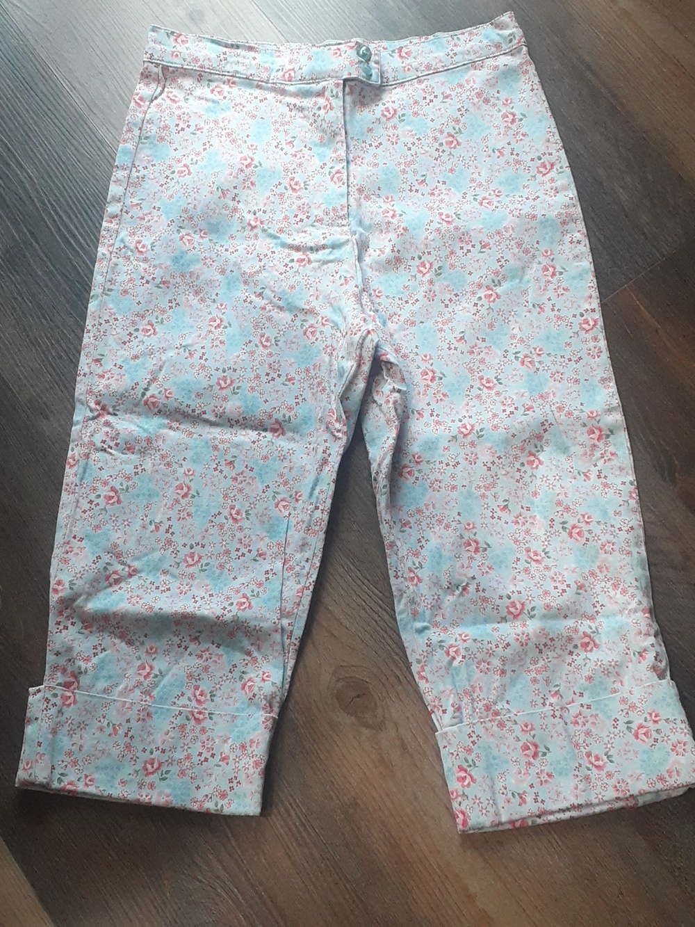 The Children's Place Pink Floral Capri Pants